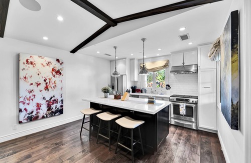The Flats House | Location, Location, Location!!!! Located In The Heart Of Beverly Hills
