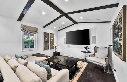 The Flats House | Location, Location, Location!!!! Located In The Heart Of Beverly Hills