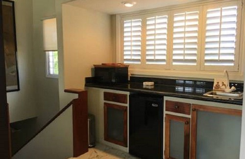 Enchanted Lake Apartment | Loft In Kailua - Spacious with Parking, Internet and minutes to Kailua Beach!