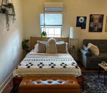 Pine Castle House | Lofty Dreams B&B, studio near Disney & Universal