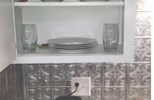 West Columbus House | Lovely 2-bedroom rental unit with free parkingn