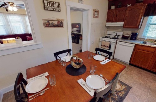 Nelsonville Cabin | Lovely Laurel Run Cottage, Hocking Hills, Hot Tub