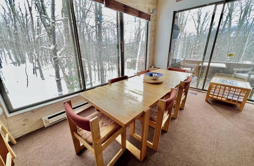 Forest Farms Cabin | Luminous Cabin Ideal for Families or Groups in Vermont