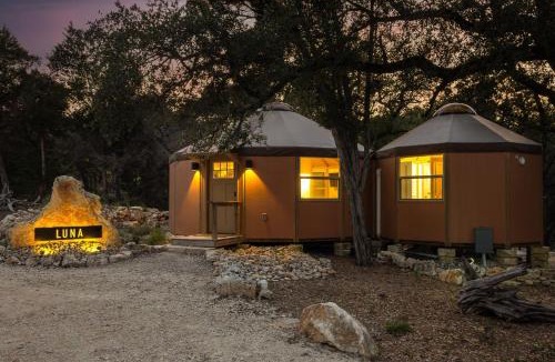 Canyon Lake House | Luna Luxury Yurt-Cabin - Canyon Lake - Hot Tub