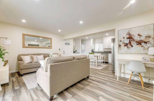 West Los Angeles Condo | Luxe West LA Designer Condo Near Santa Monica Pier, Beverly Hills & Bel-Air