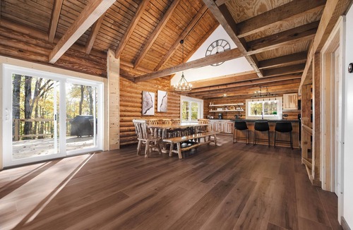 Nashport Cabin | Luxurious Forest Getaway at Historic Baughman Park New Log Cabin 2