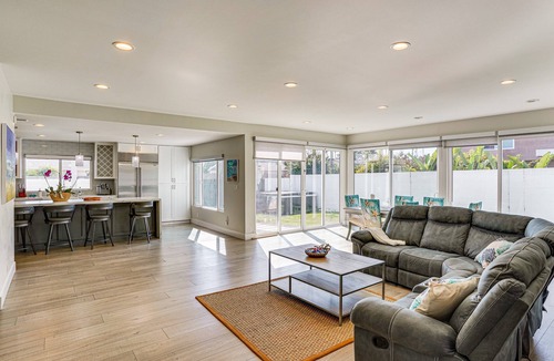 Huntington Beach House | Luxurious home less than 1 mile walking to Ocean!
