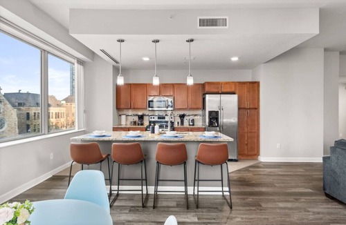 Gateway District Apartment | Luxury Apartment | Downtown | Free Parking
