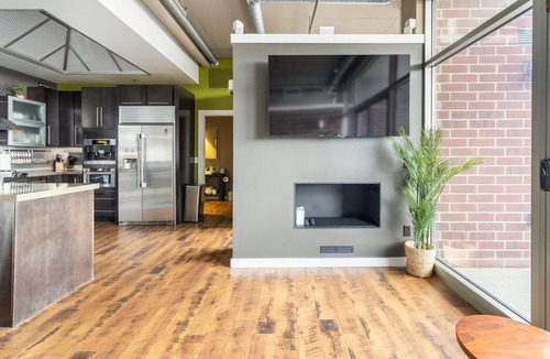 Elizabeth Park Valley Condo | Luxury Condo in Akron Northside District. Level 2 EV Charging complimentary !