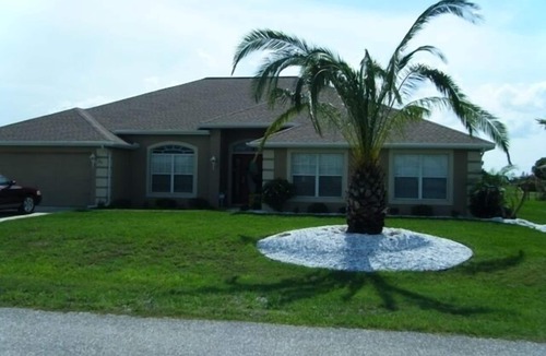 Deep Creek House | "Luxury Villa in Punta Gorda, FL - 4BD/3BA, Pool, Jacuzzi" Sandhill Cranes.
