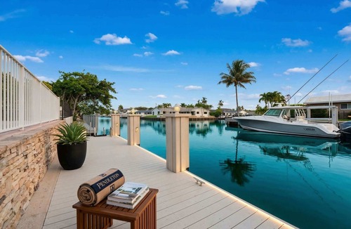 Fort Lauderdale Villa | Luxury Waterfront w Pool, Sauna, Dock & Playground