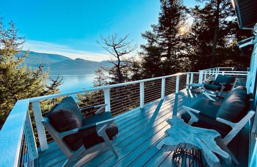 Eastsound House | Luxury Waterfront & Views, Private Beach, Golfing