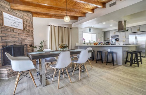 Northwest Anaheim House | ❀ Magical Days home ❀ Disneyland ◦ Beach ◦ Fast WIFI ◦ Anaheim ◦ Games ◦ Family