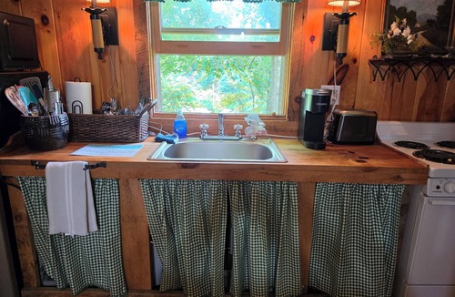 Scaly Mountain Cabin | Magical Stays in Scaly Mountain Cabin