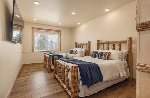 Glacier View Cabin | Majestic Valley Wilderness Lodge