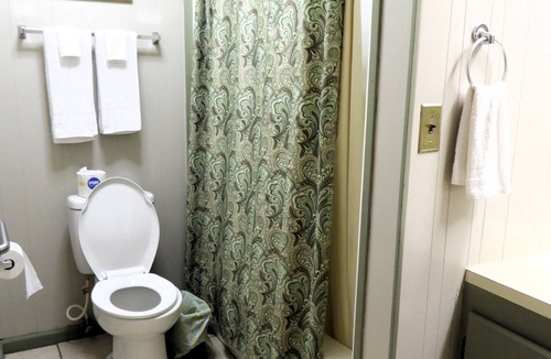 Royal Cabin | Maple 22 Kitchenette