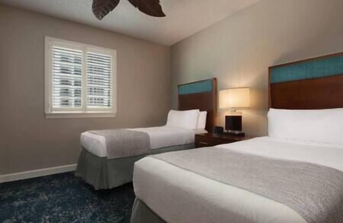 Hunt Club Hotel | Marriott's Ocean Point Resort, Palm Beach Shores, Beachfront