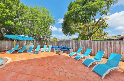 Ives Estates House | Miami Villa with Pool Near Hard Rock Stadium