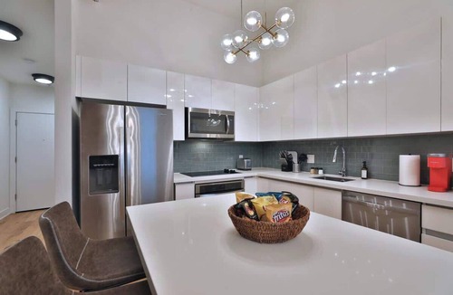 Downtown Columbus Apartment | Mid-Century Downtown Loft (Free Parking)