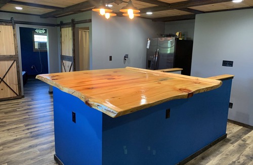 Sharpsburg Apartment | Middle of moco country apartment