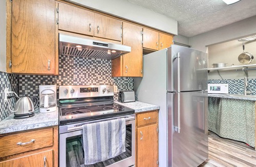 Dalton Apartment | 'Mimi’s Place' ~ Ohio Countryside Duplex w/Deck