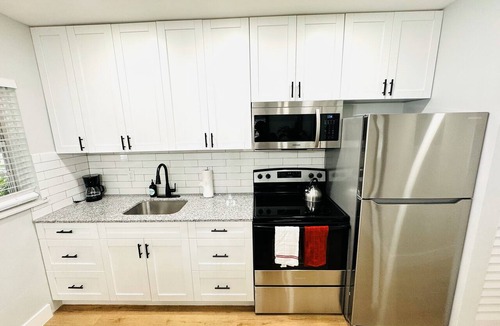 Lake Ridge Apartment | Modern, Affordable & Stylish 1 Bed APT