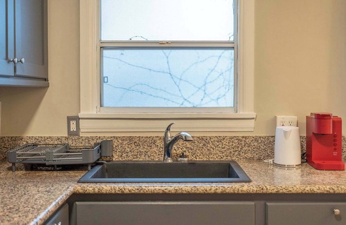 Wilshire Center Apartment | Modern Apartment in Korea Town