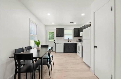 Drayton Apartment | Modern Comforts