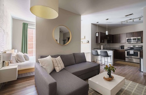 Downtown Columbus Apartment | Modern Downtown Luxury Apartment