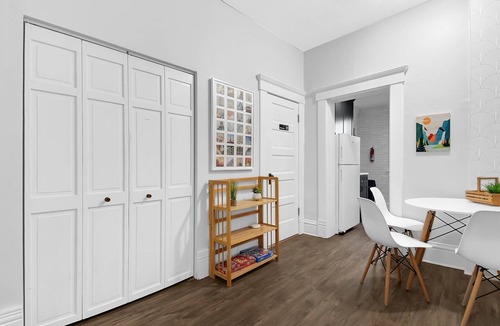 Olde Towne East Apartment | Modern European 👍 Style 1BR Near DT on Historic St.