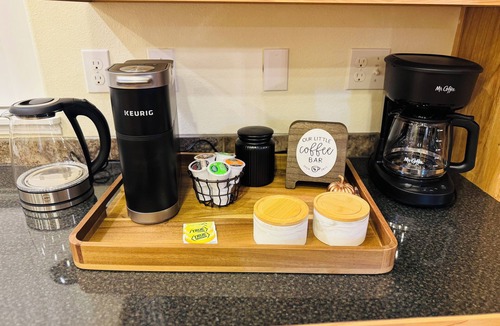Colville House | Modern. Private. Spacious. Fully stocked. Family friendly. Cozy. RV hookup.