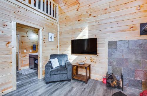 Wolf Run House | Modern Salineville Cabin on 13 Acres with Fire Pit!