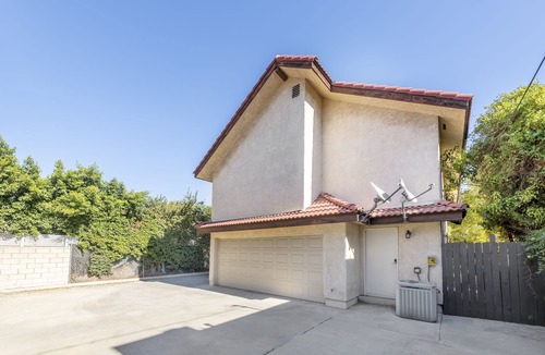 Alhambra House | Modern Stylish Home | 8 Beds | Walk to DT Alhambra