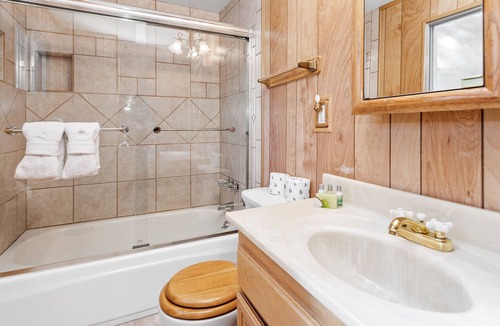 Upper Moonridge Cabin | Moonlight Ridge - Classic Moonridge cabin with lots of old mountain charm!
