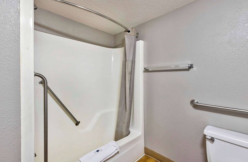 Mount Jackson Hotel | Motel 6 Mount Jackson, VA - Shenandoah