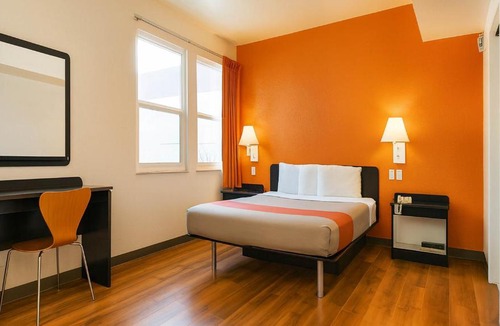 Cortez Hill Hotel | Motel 6-San Diego, CA - Downtown