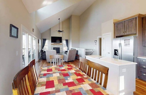 Clarkesville Cabin | Mountain Views Retreat
