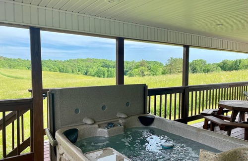 Logan Cabin | Multi-family cabin with two living spaces. Suitable for 8 guests.