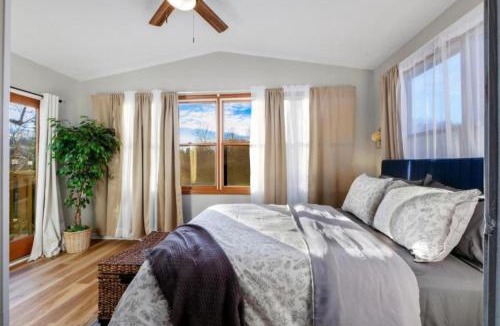 Canal Fulton House | Natures Retreat Renovated with Quiet Pond Views