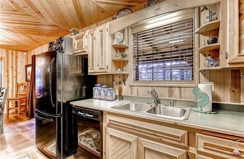 Alto Cabin | Nell's Getaway | Your Elite Woodland Escape w/Wildlife, Comfort & Serenity