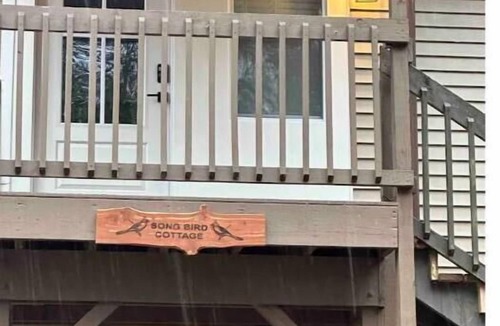 Granville South Apartment | New! 2bd rm/3 bed wooded cottage