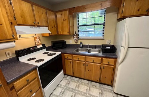 Kimberlin Heights Cabin | NEW LISTING! TRANQUIL TWIN CABINS 2BR/1BA-EACH! PERFECT SMOKY MOUNTAIN RETREAT!