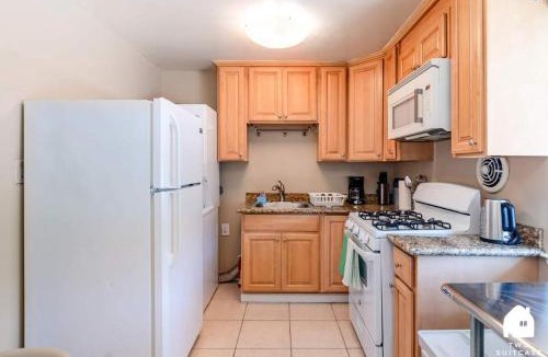 Poets Corner Apartment | New Modern 2BR Berkeley Retreat - Near UC & Park