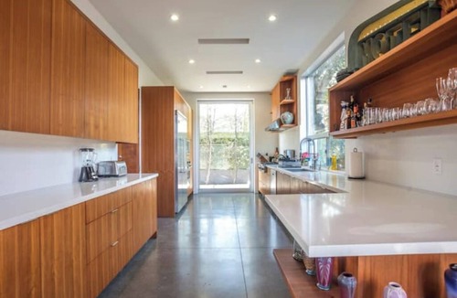 Venice House | NEW! Pet friendly beach retreat with Roof Deck and firepit!