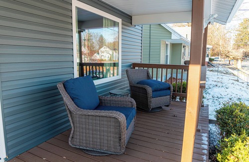 Ashland House | Newly renovated 3-bedroom house in Ashland with WiFi and AC
