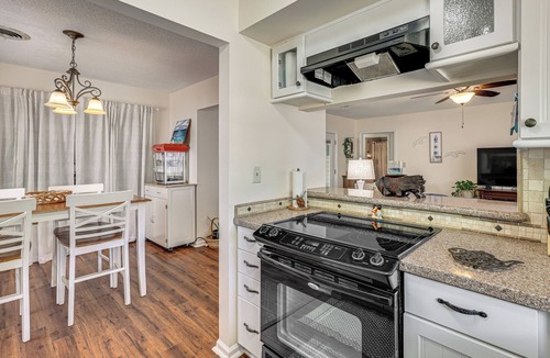 Tranquil Harbour House | Oak Island Home w/Fenced Yard, Walk to Long Beach