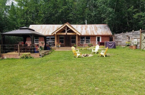 Stony Creek Cabin | Oakenshield Cabin at GreenMan Farm
