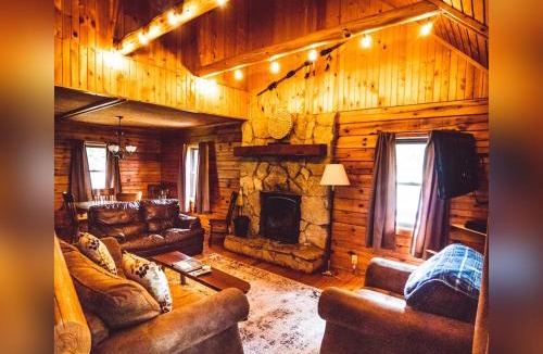 Rockbridge House | Oakridge - by The Chalets