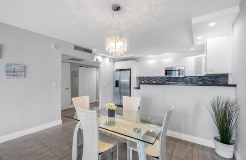Sunny Isles Beach Condo | Ocean View, 1BD+1.5BA, Steps To Beach. Heated Pool. Ocean reserve