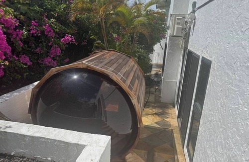 Kuliouou - Kalani Iki Villa | Ocean View Retreat Sauna Yoga Sound Bath 5 Bedroom Villa with Amenities